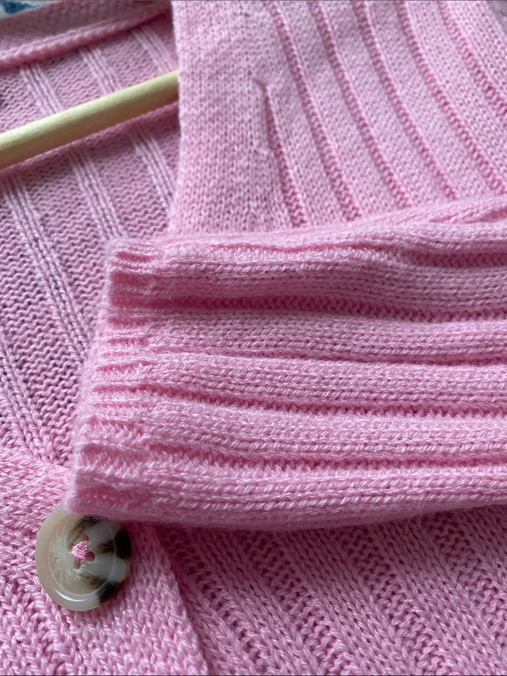 art class Pink Cropped Ribbed V-Neck Button Cardigan